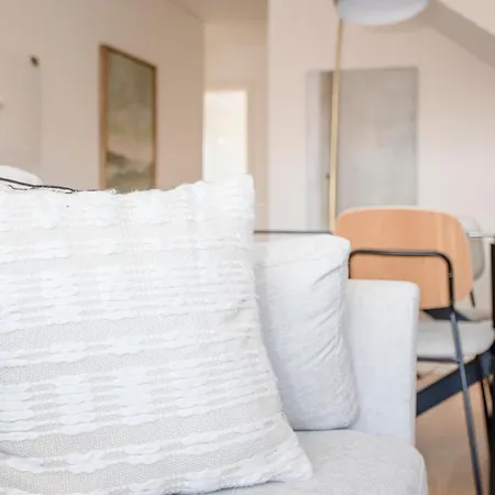 Liiiving In - Design Apartment Porto